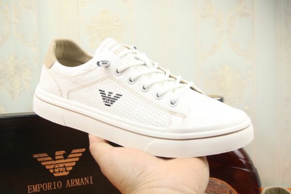 S011 – Fashion shoes