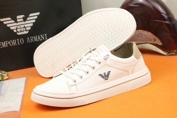 S011 – Fashion shoes