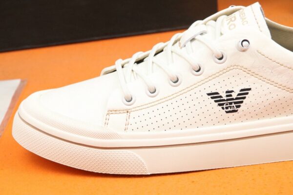 S011 – Fashion shoes