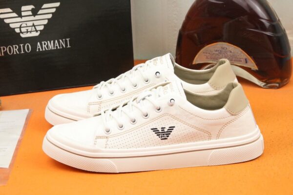 S011 – Fashion shoes
