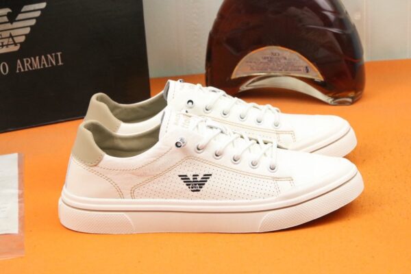 S011 – Fashion shoes