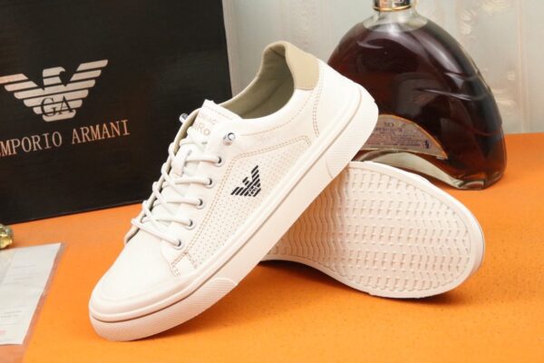 S011 – Fashion shoes