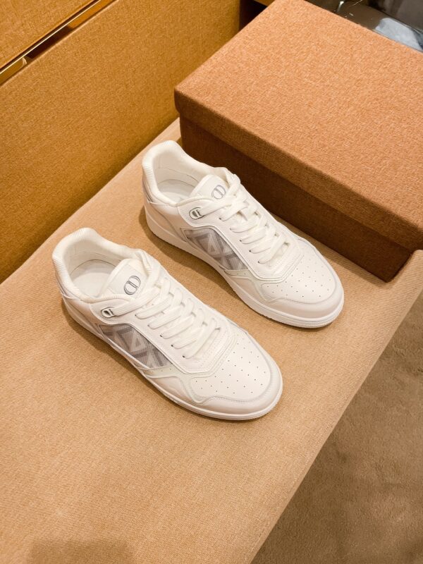 S012 – Fashion shoes