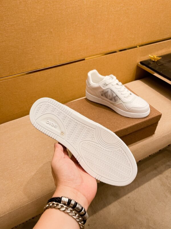 S012 – Fashion shoes