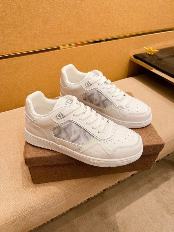 S012 – Fashion shoes