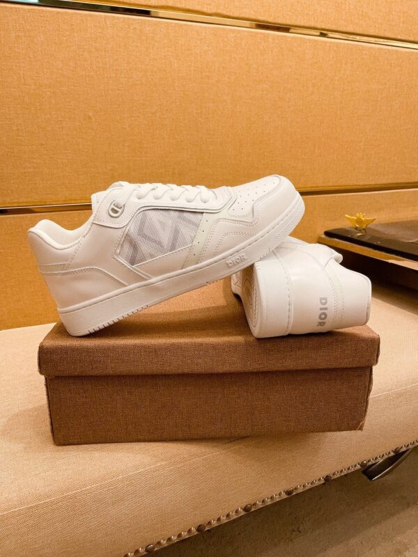 S012 – Fashion shoes