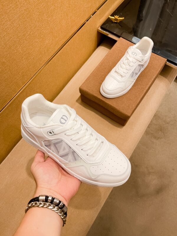S012 – Fashion shoes