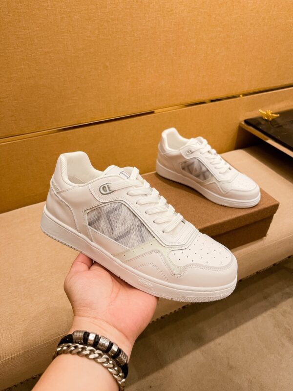 S012 – Fashion shoes