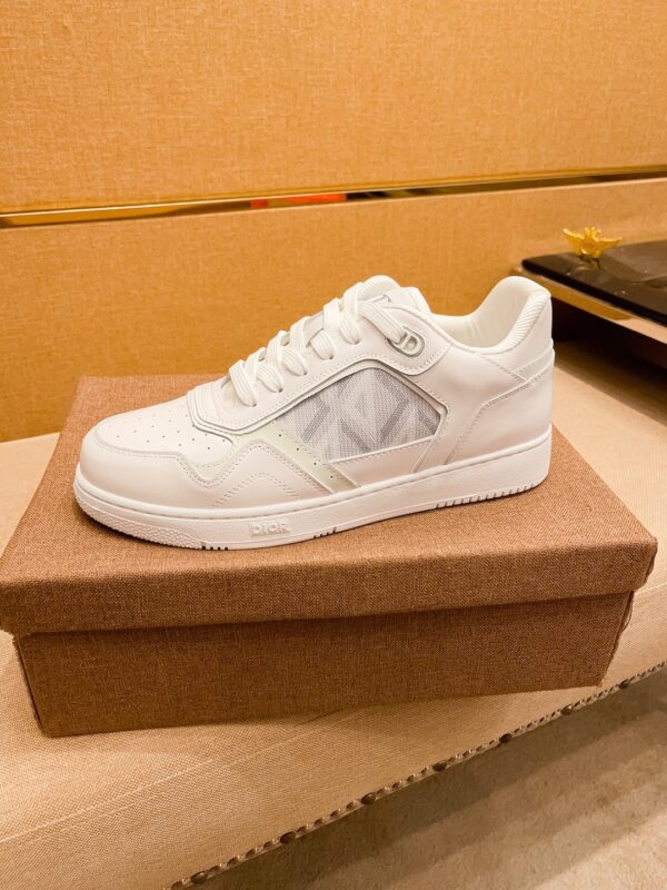S012 – Fashion shoes