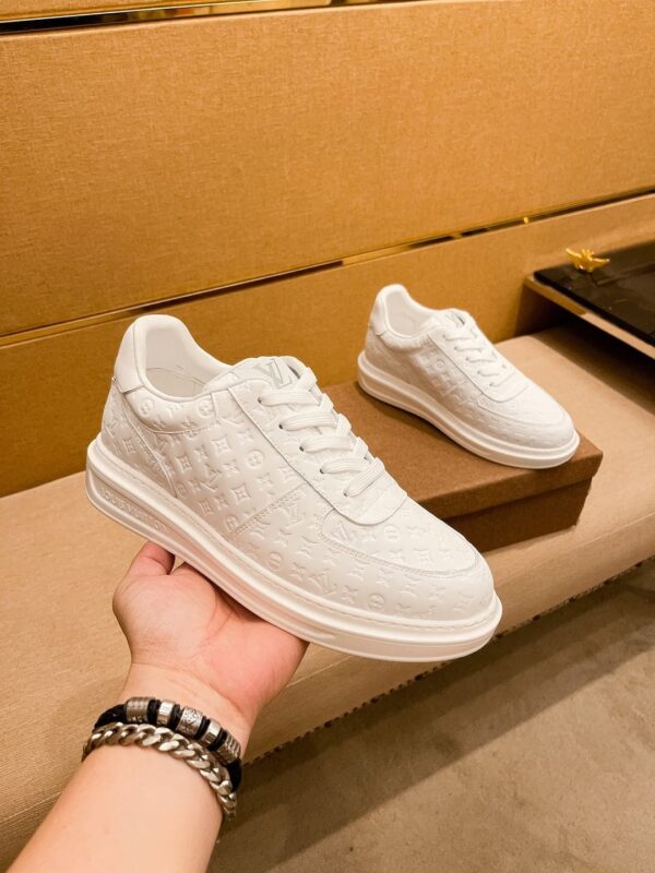 S013 – Fashion shoes