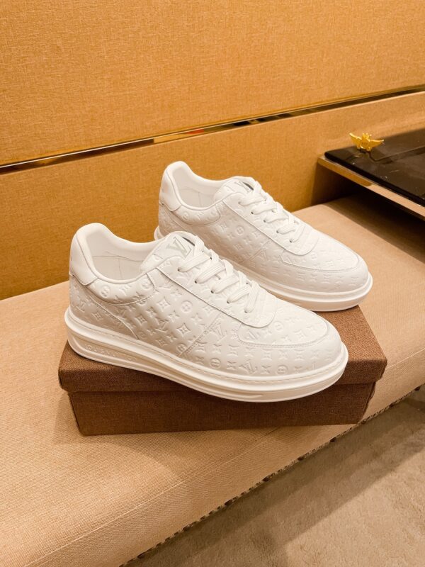S013 – Fashion shoes