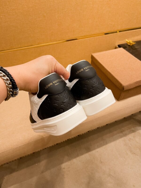 S014 – Fashion shoes