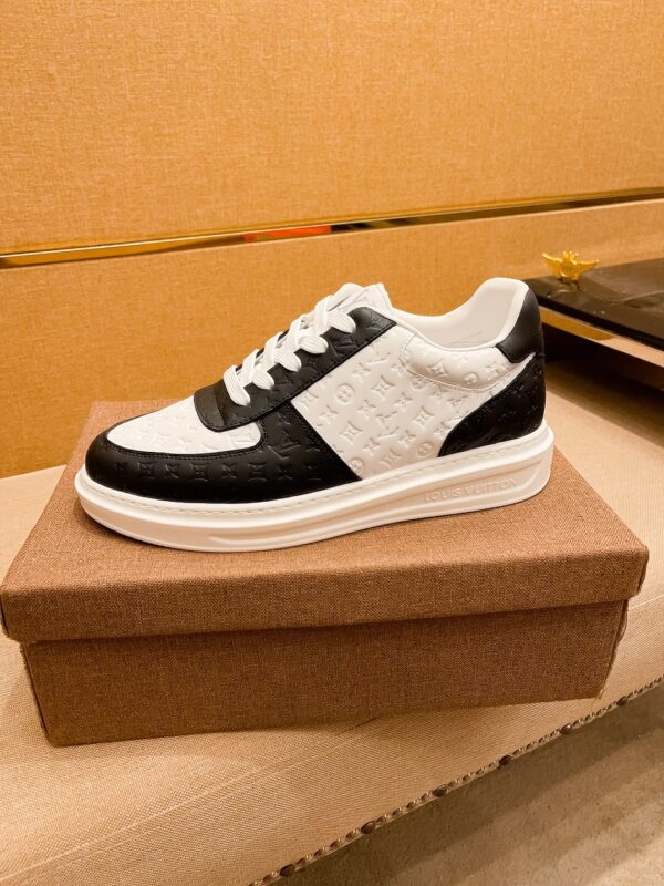 S014 – Fashion shoes