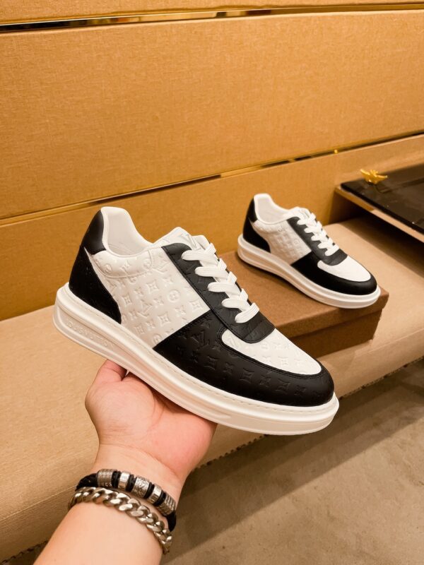 S014 – Fashion shoes