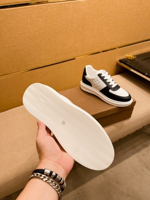 S014 – Fashion shoes