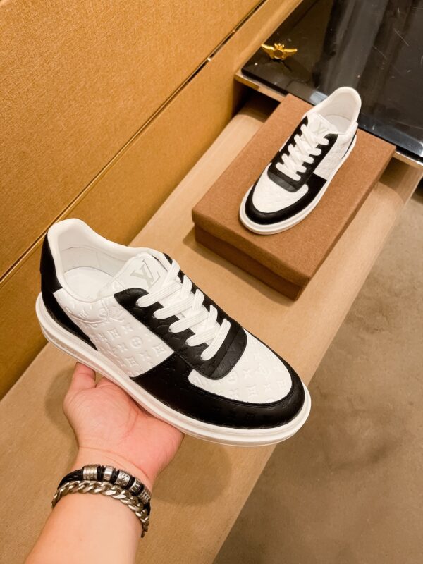 S014 – Fashion shoes