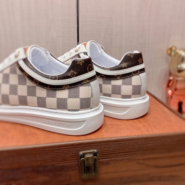 S016 – Fashion shoes
