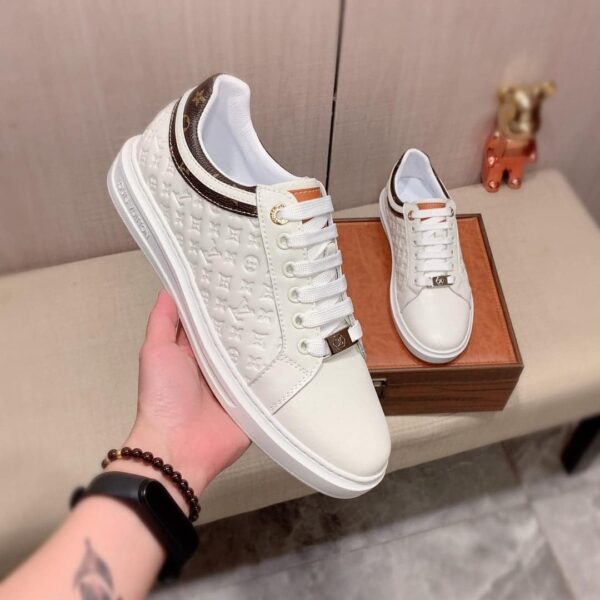 S017 – Fashion shoes