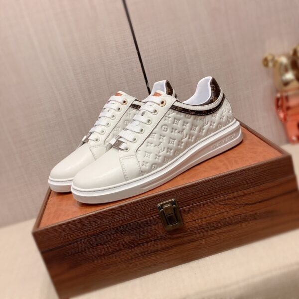 S017 – Fashion shoes