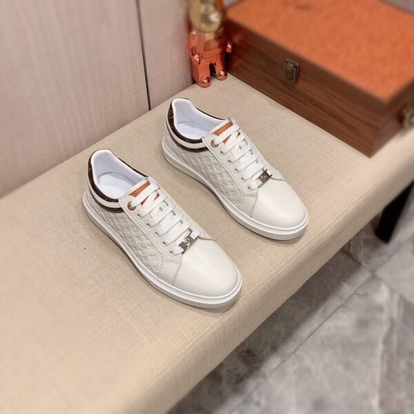 S017 – Fashion shoes