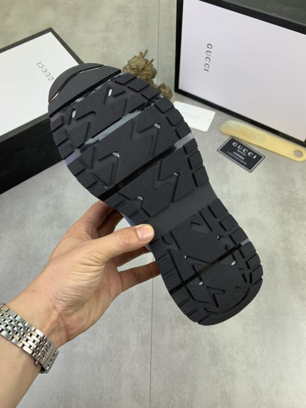 S019 – Fashion shoes