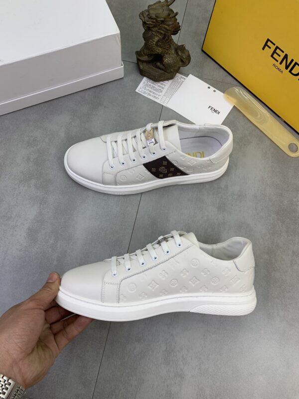 S020 – Fashion shoes