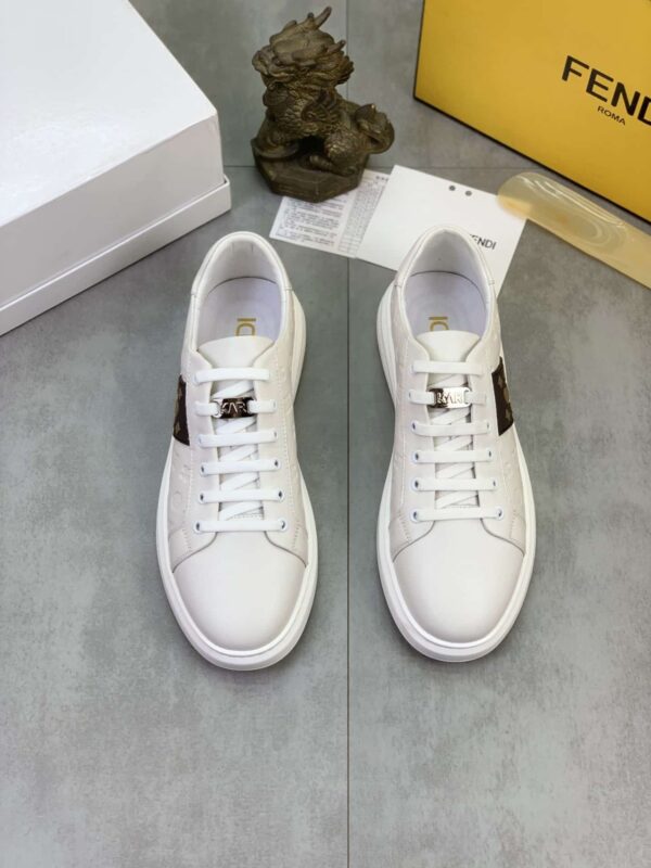 S020 – Fashion shoes