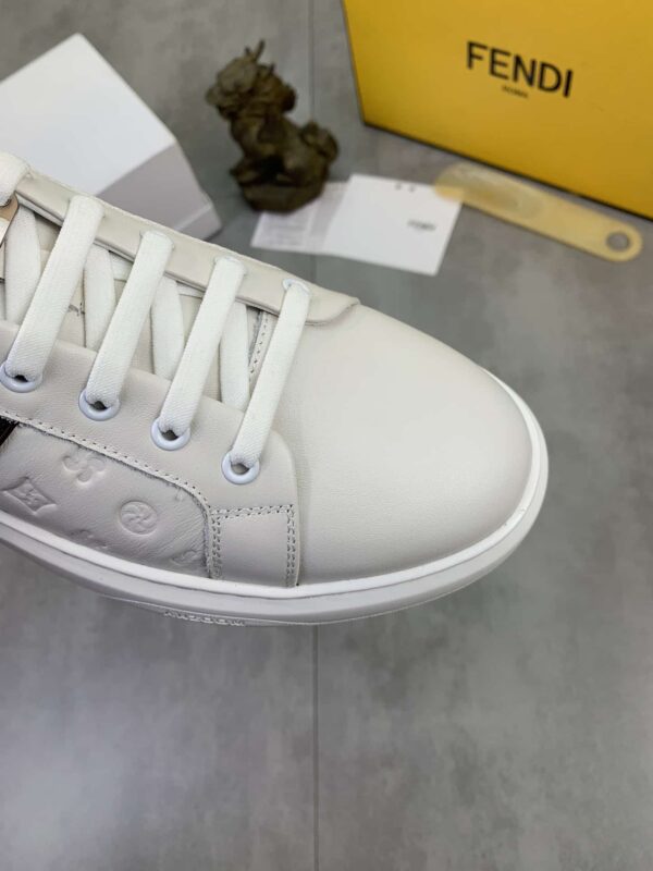 S020 – Fashion shoes