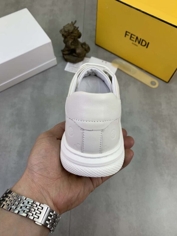 S020 – Fashion shoes