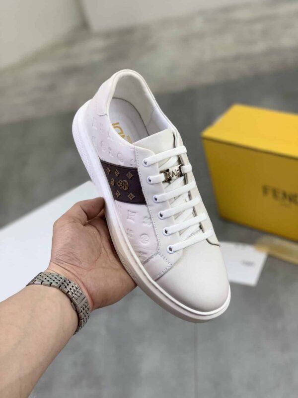 S020 – Fashion shoes