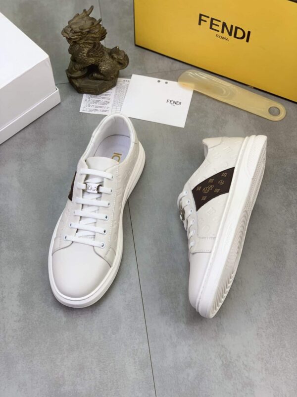 S020 – Fashion shoes