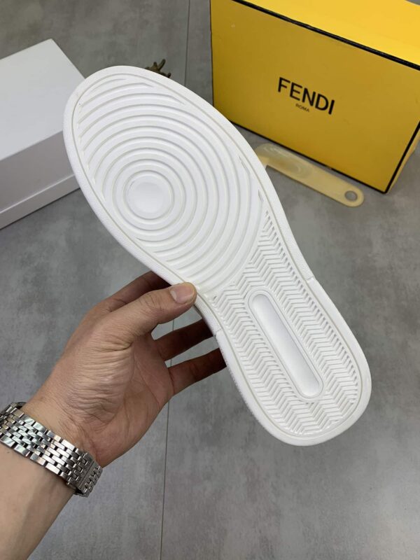 S020 – Fashion shoes