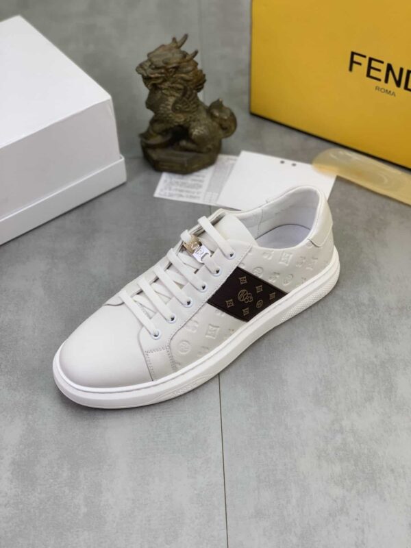 S020 – Fashion shoes