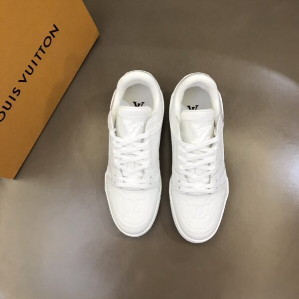 S021 – Fashion shoes