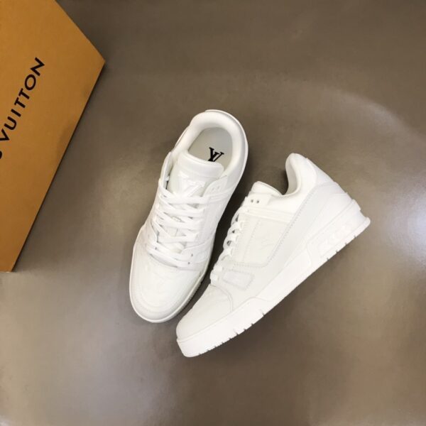 S021 – Fashion shoes