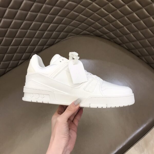 S022 – Fashion shoes