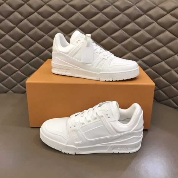 S022 – Fashion shoes