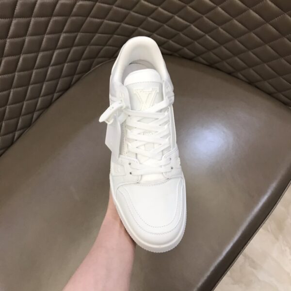 S022 – Fashion shoes