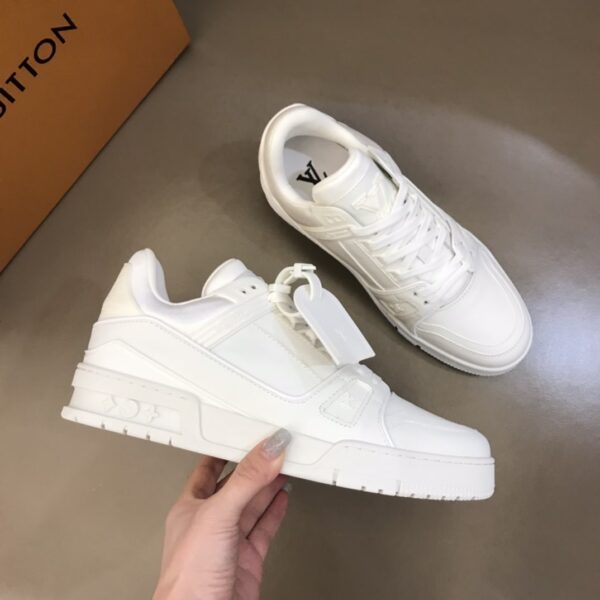 S022 – Fashion shoes