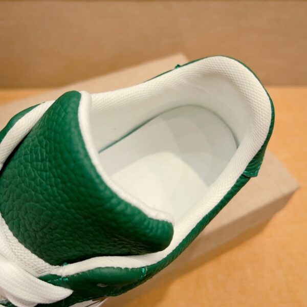 S023 – Fashion shoes