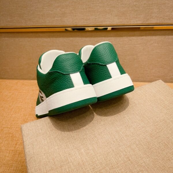 S023 – Fashion shoes
