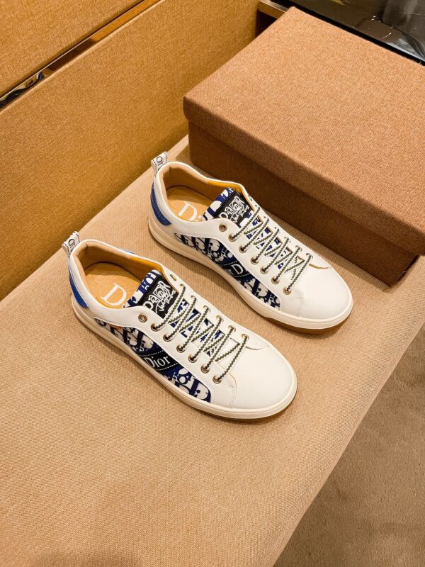 S024 – Fashion shoes