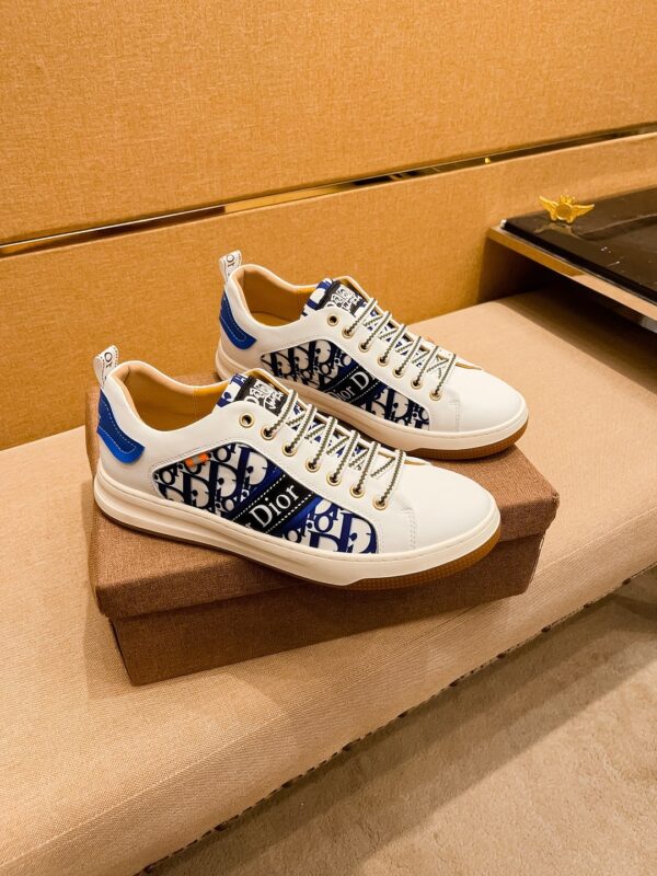 S024 – Fashion shoes