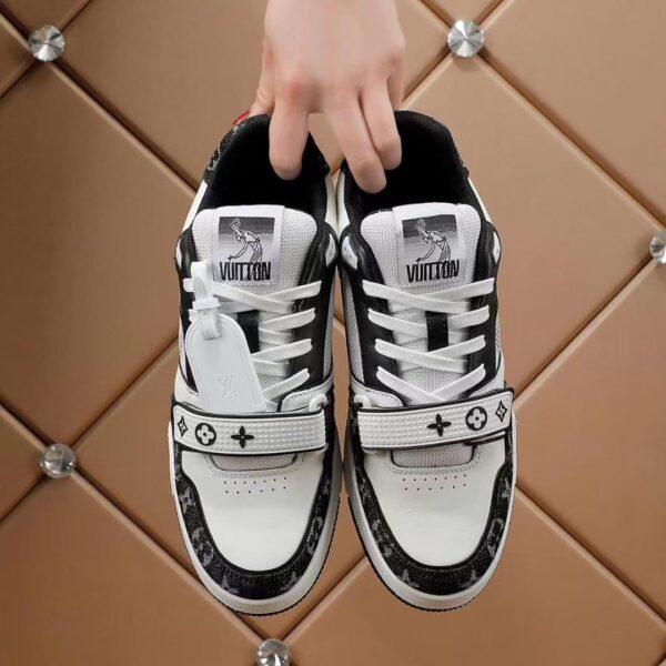 S025 – Fashion shoes