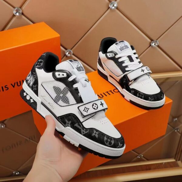 S025 – Fashion shoes