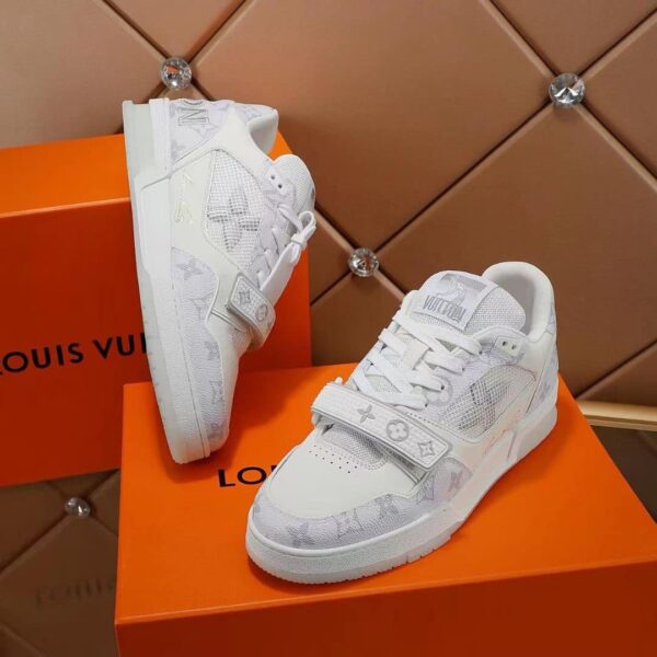 S026 – Fashion shoes