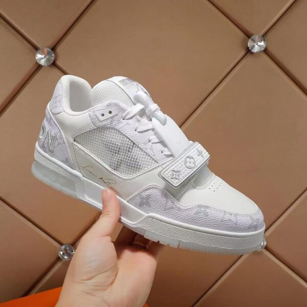 S026 – Fashion shoes