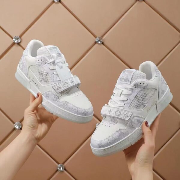 S026 – Fashion shoes