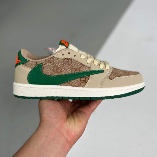 S032 – Travis Scott x Air Jordan 1 Low x Gucci V1