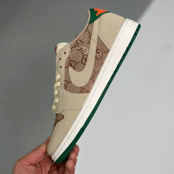 S032 – Travis Scott x Air Jordan 1 Low x Gucci V1
